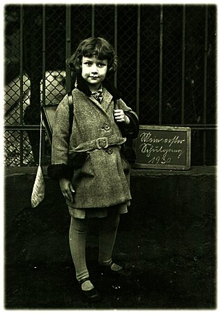 Einschulungsfoto Ruth Lindenbaum